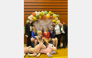 Arrêtez de faire les folles les filles :)