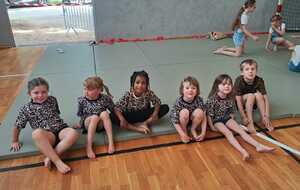 Nos toutes jeunes gymnastes impatientes de participer au spectacle de 16h00
